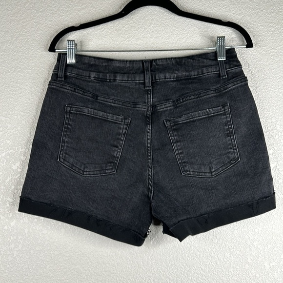 Time and Tru Black Mid Rise Washed Denim Jean Shorts Size 10 - Picture 4 of 5